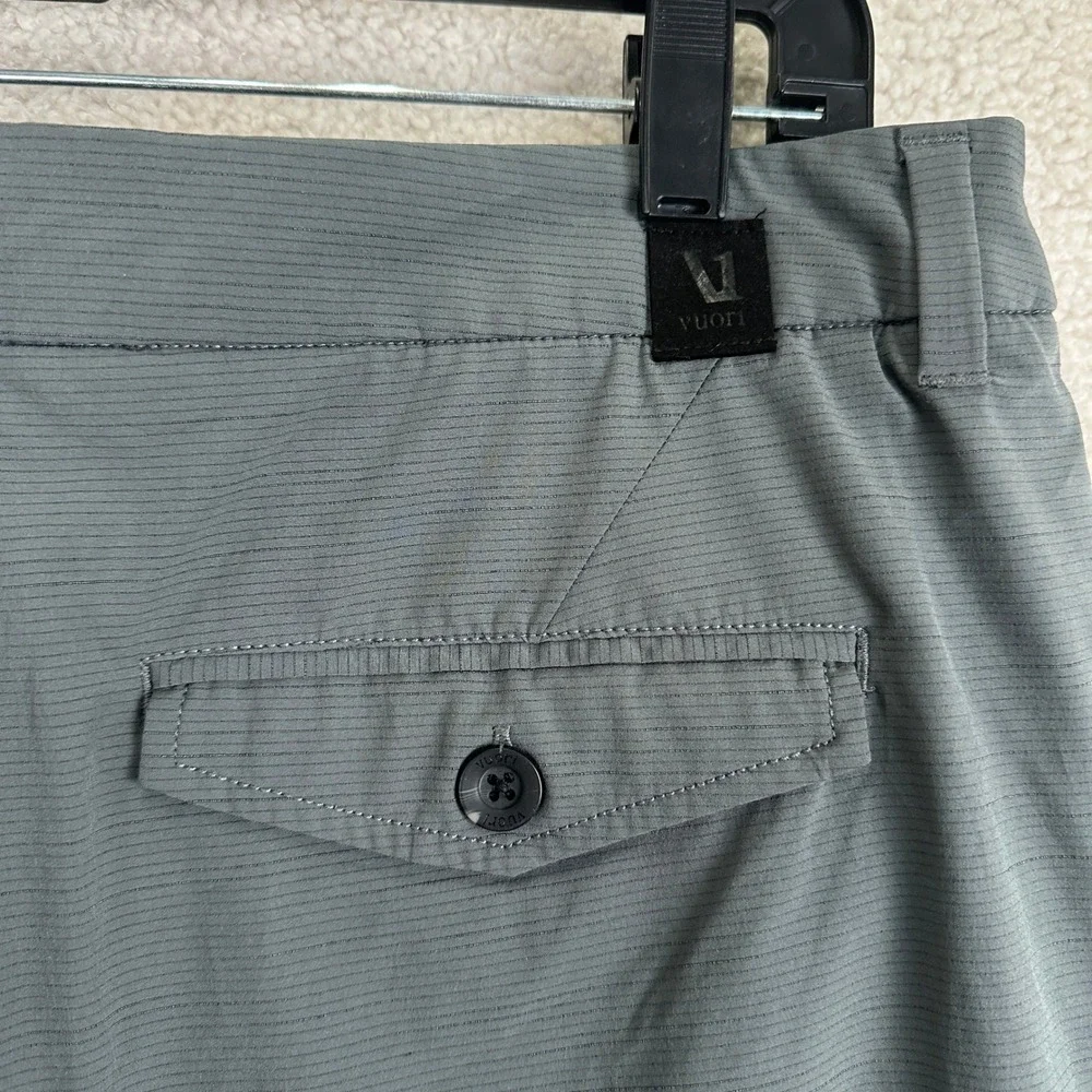 Vuori Aim Performance Chino Shorts Mens 34 Gray Micro-Stripe Stretch Golfcore